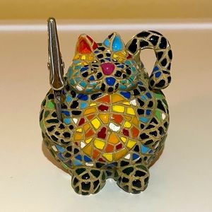 Colorful tiled cat photo stand